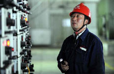 尤天軍:26年執(zhí)著堅(jiān)守 苦修成“工人教授”