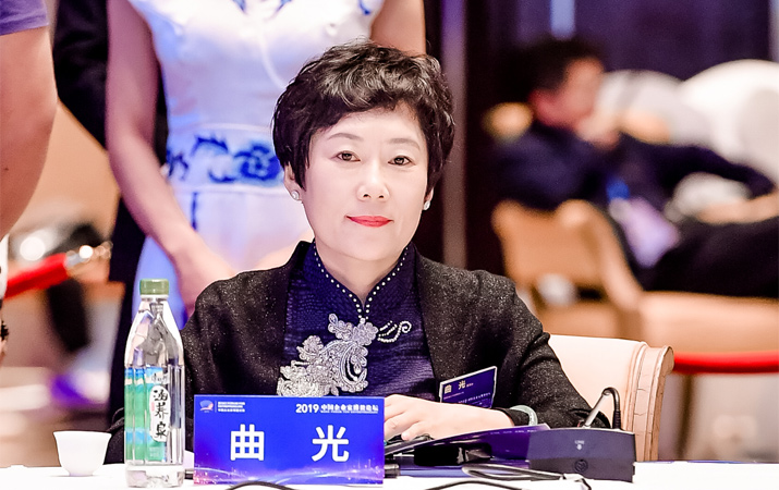 曲光：高效、成熟的私人銀行對國家和社會有積極的意義