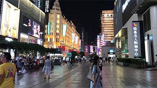 購物中心供大于求 誰能活得更好？