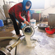 奶業(yè)困局，路在何方？