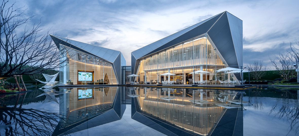 2019年是中國奧園發(fā)展史上一個重要里程碑，奮進新時代，筑夢新奧園。積極履行企業(yè)應承擔的社會責任，為客戶乃至社會“構(gòu)筑健康生活”。