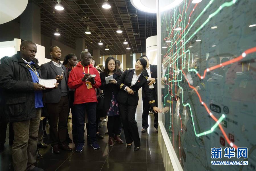 （十九大&middot;XHDW）（5）中外記者會(huì)外感受北京軌道交通