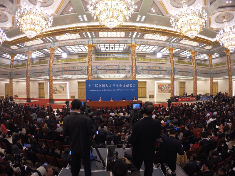 3月15日，國務(wù)院總理李克強在北京人民大會堂與中外記者見面，并回答記者提問。 新華社記者陳曄華攝