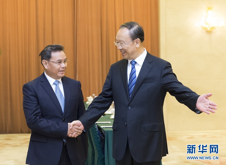 10月12日，中共中央書記處書記、全國政協(xié)副主席杜青林在北京會見來華訪問并出席“2016中國共產(chǎn)黨與世界對話會”的老撾人革黨中央政治局委員、建國陣線中央主席賽頌蓬·豐威漢率領(lǐng)的老撾人革黨代表團?！⌒氯A社記者丁海濤攝