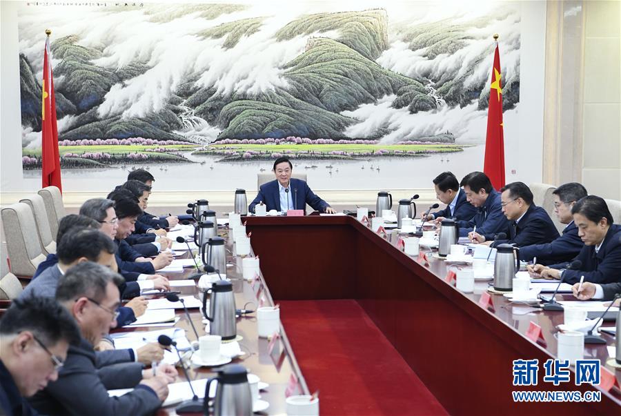 2月24日，中共中央政治局委員、中央書記處書記、中宣部部長劉奇葆出席國家高端智庫理事會擴大會議。 新華社記者 張領(lǐng) 攝