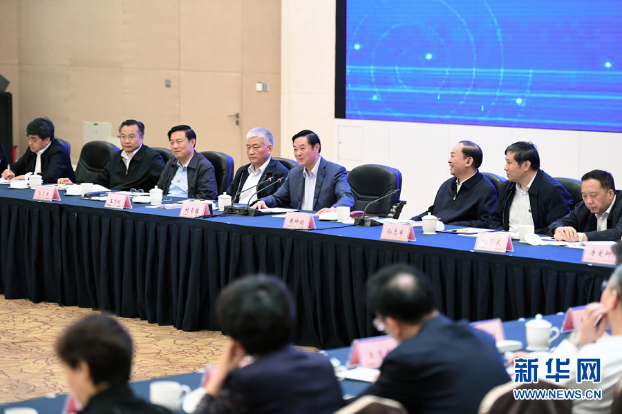 5月11日，中宣部在深圳召開深化文化體制改革座談會。中共中央政治局委員、中央書記處書記、中宣部部長劉奇葆出席會議并講話。 新華社記者張領(lǐng) 攝