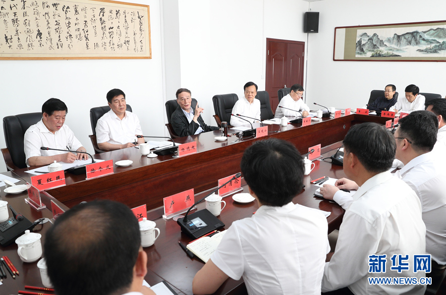 6月20日至22日，中共中央政治局常委、中央紀(jì)委書記王岐山在貴州省檢查紀(jì)檢監(jiān)察工作。這是6月21日，王岐山在修文縣委紀(jì)委座談會上講話。新華社記者 王曄 攝
