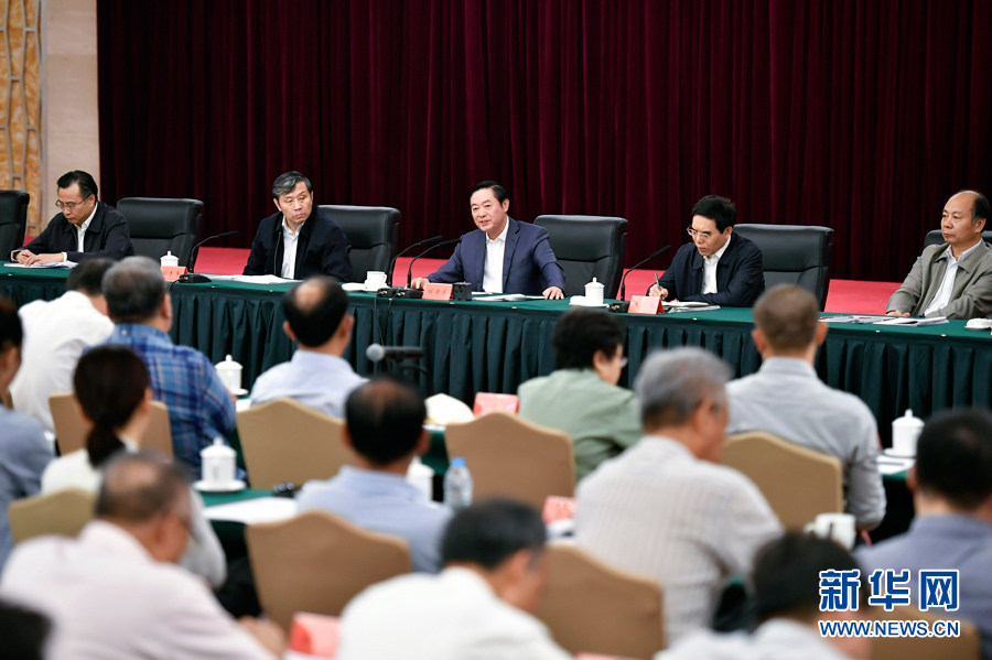 9月7日，中共中央政治局委員、中央書記處書記、中宣部部長(zhǎng)劉奇葆在北京出席全國(guó)電視劇工作座談會(huì)并講話。 新華社記者 燕雁 攝

