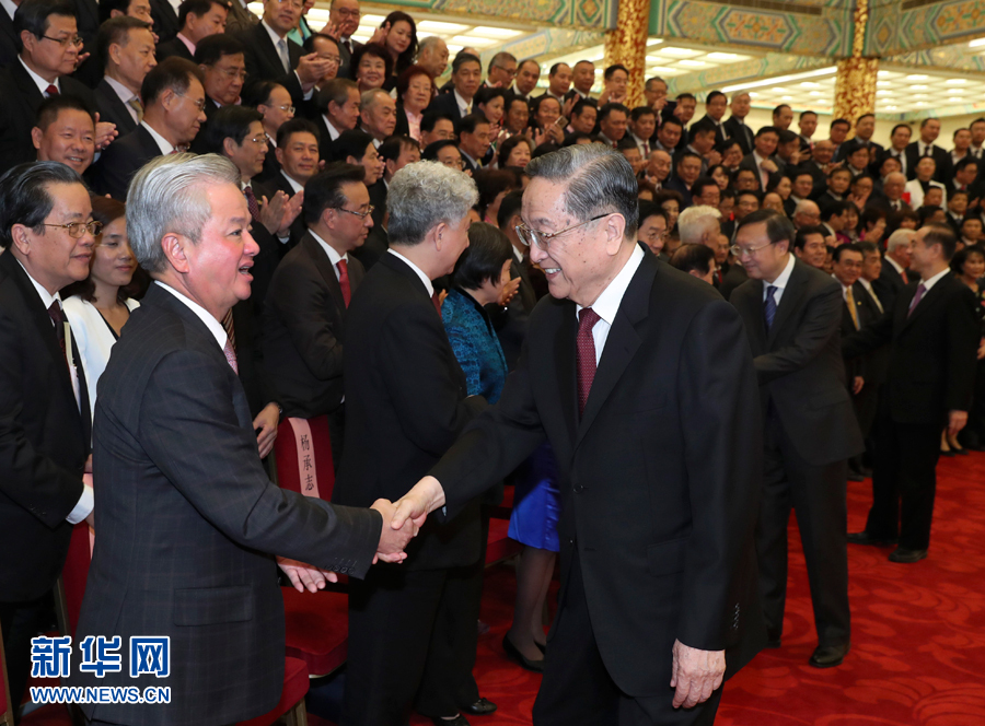 9月28日，中共中央政治局常委、全國政協(xié)主席俞正聲在北京會見出席中國海外交流協(xié)會第六次會員大會的全體代表，并發(fā)表講話。 新華社記者 龐興雷 攝