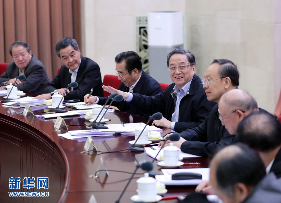 11月16日，全國政協(xié)在北京召開第75次雙周協(xié)商座談會，圍繞“推進糧食定價機制、補貼政策和收儲制度改革”建言獻策。全國政協(xié)主席俞正聲主持會議并講話。新華社記者 鞠鵬 攝