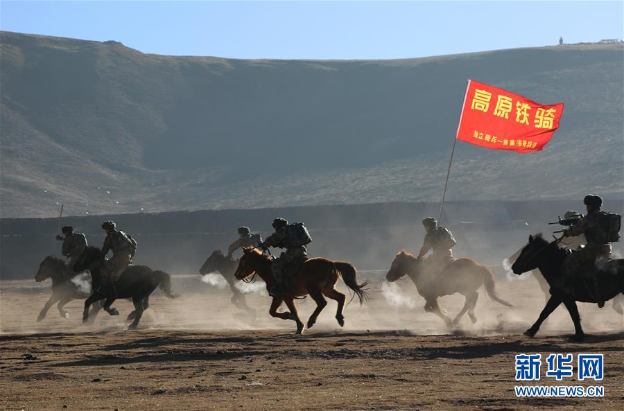 （新華全媒頭條·圖文互動(dòng)）（14）備戰(zhàn)踏上新起點(diǎn)，練兵展現(xiàn)新氣象——2018中國(guó)軍隊(duì)新年開訓(xùn)全景大掃描