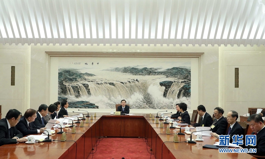 2月23日，十二屆全國人大常委會第一百一十三次委員長會議在北京人民大會堂舉行，張德江委員長主持。 新華社記者 劉衛(wèi)兵 攝