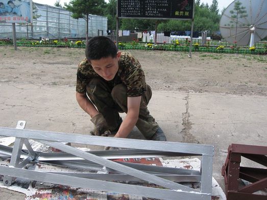 【網(wǎng)絡(luò)媒體國防行】軍中小能手！漠河雷達(dá)站里，別樣軍旅文化生活讓人“驚艷”