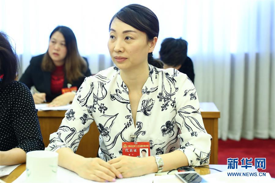 （關(guān)注婦代會）（2）放飛巾幗夢想 共襄復(fù)興偉業(yè)——中國婦女十二大各代表團認真學習黨中央致詞