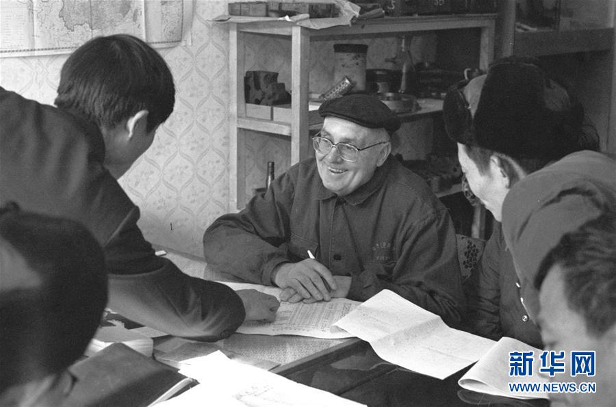 （圖文互動）（2）為發(fā)展和進步，與中國攜手同行——中國改革友誼獎?wù)芦@得者群像 