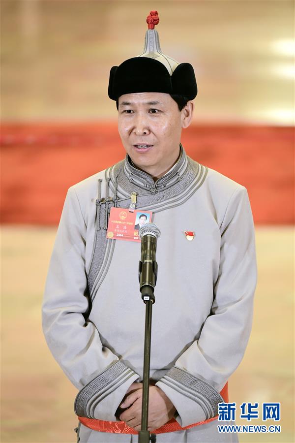 （兩會(huì)·XHDW）（3）全國(guó)人大代表接受采訪(fǎng)