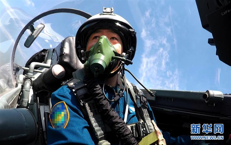 （新華全媒頭條·圖文互動）（6）戰(zhàn)鷹，為祖國奮飛——記空軍航空兵某旅旅長、特級飛行員郝井文