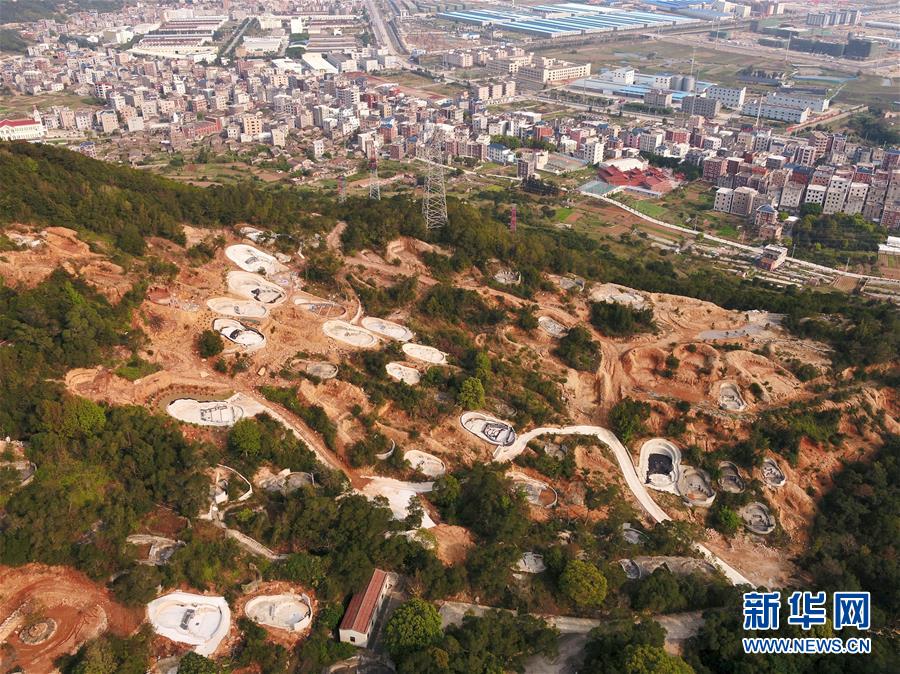 （新華視點(diǎn)·圖文互動）（6）福州沿海：密林深處、水庫旁邊，大片豪華活人墓偷偷建造……