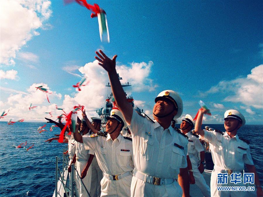 （新華全媒頭條·人民海軍70年·圖文互動(dòng)）（1）向海圖強(qiáng)春潮涌——黨中央、中央軍委和習(xí)主席關(guān)心人民海軍建設(shè)發(fā)展紀(jì)實(shí)