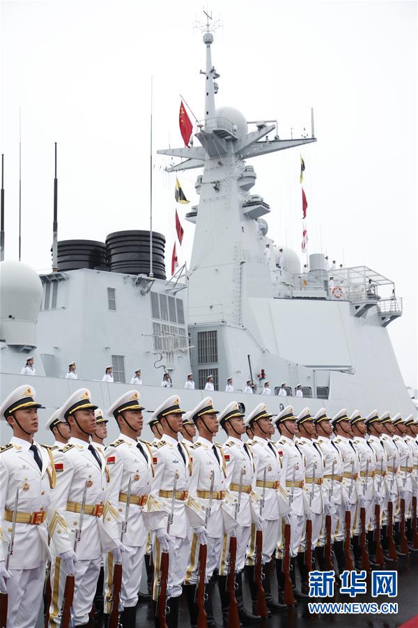 （新華全媒頭條·人民海軍70年·圖文互動）（3）奏響新時(shí)代海上和平樂章——人民海軍成立70周年海上閱兵活動紀(jì)實(shí)