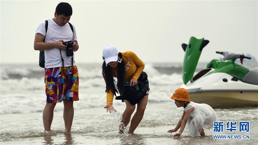 （壯麗70年 奮斗新時代&mdash;&mdash;推動高質(zhì)量發(fā)展調(diào)研行&middot;圖文互動）（7）近海能看鯨魚白海豚，廣西這片濱海旅游勝地啥來頭？