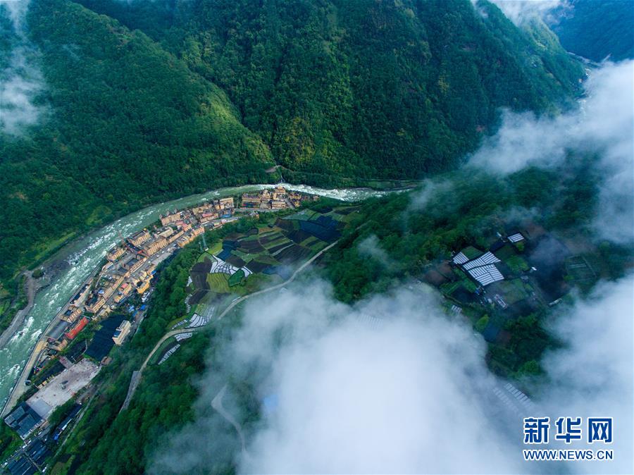 （壯麗70年·奮斗新時代·圖文互動）（1）獨(dú)龍江畔，這個民族“一躍千年”