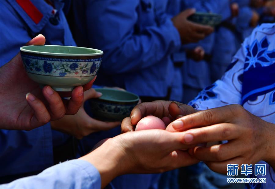 （新華全媒頭條·不忘初心、牢記使命——記者再走長(zhǎng)征路·圖文互動(dòng)）（4）風(fēng)展紅旗如畫(huà)——來(lái)自長(zhǎng)征出發(fā)地長(zhǎng)汀、寧化的紅色信仰報(bào)告 