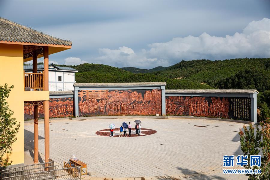 （新華全媒頭條·壯麗70年·奮斗新時(shí)代——記者再走長征路·圖文互動(dòng)）（2）前進(jìn)，向著光明的方向——尋訪金沙江畔紅色印記