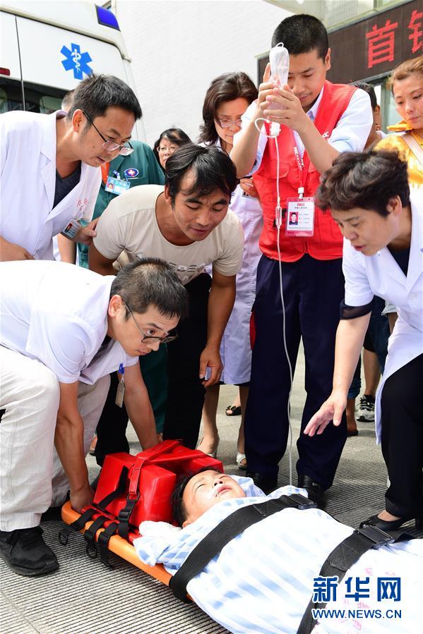 （新華全媒頭條&middot;圖文互動(dòng)）（10）有一絲希望，就盡百倍努力&mdash;&mdash;貴州水城&ldquo;7&middot;23&rdquo;特大山體滑坡72小時(shí)救援紀(jì)實(shí)