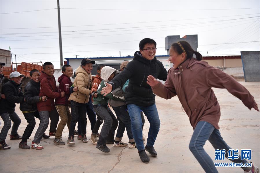 （不忘初心、牢記使命&middot;圖文互動(dòng)）（7）青春之花綻放五千米云端&mdash;&mdash;記扎根海拔最高縣小學(xué)教師夫妻杜安東、曹曉花