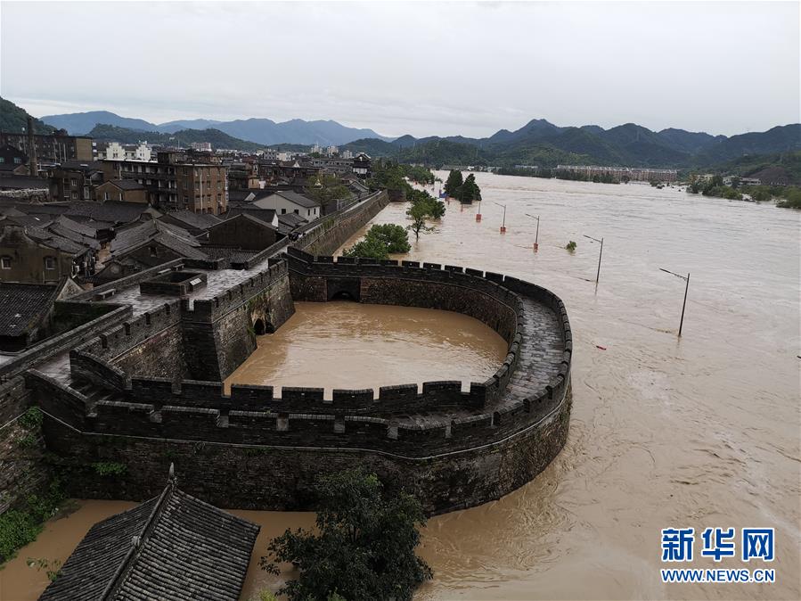 （關注“利奇馬”·圖文互動）（3）古城洪災 八方馳援——洪水災害下的浙江臨?，F(xiàn)場目擊
