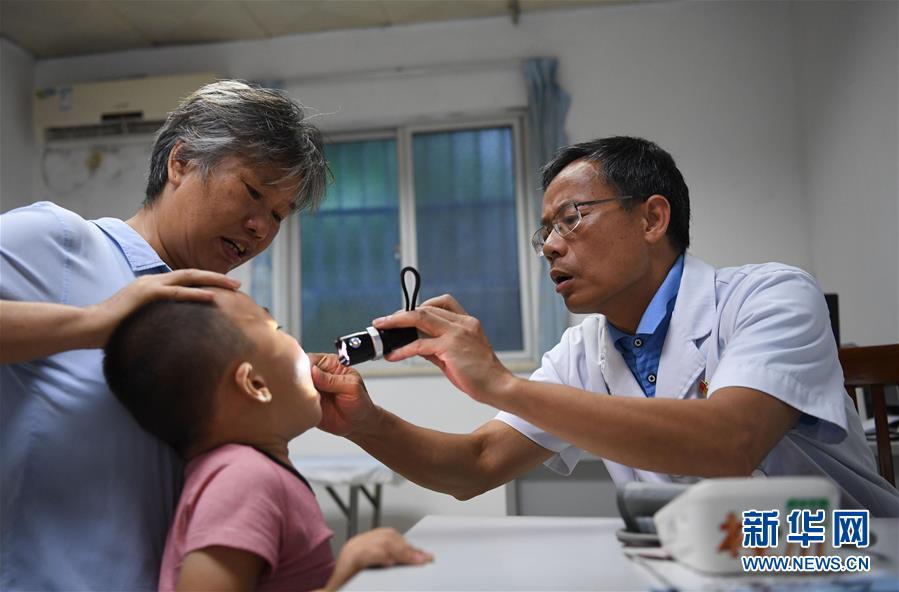 （新華全媒頭條&middot;圖文互動(dòng)）（4）伶仃洋邊&ldquo;守門(mén)&rdquo;人&mdash;&mdash;記堅(jiān)守海島32年的黨員醫(yī)生王桂湘