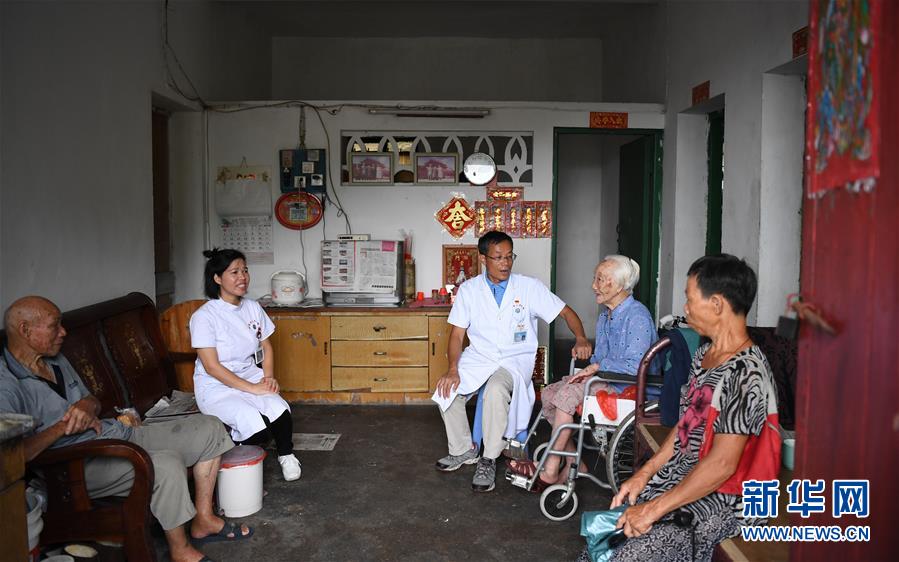 （新華全媒頭條&middot;圖文互動(dòng)）（7）伶仃洋邊&ldquo;守門(mén)&rdquo;人&mdash;&mdash;記堅(jiān)守海島32年的黨員醫(yī)生王桂湘