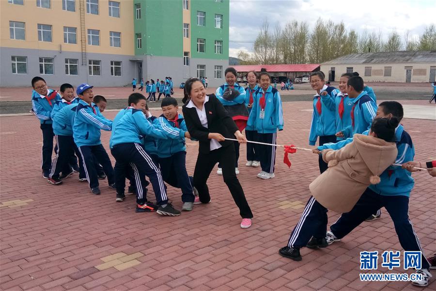 （不忘初心、牢記使命·圖文互動）（3）鄉(xiāng)村教師袁艷敏：點亮山區(qū)孩子的夢