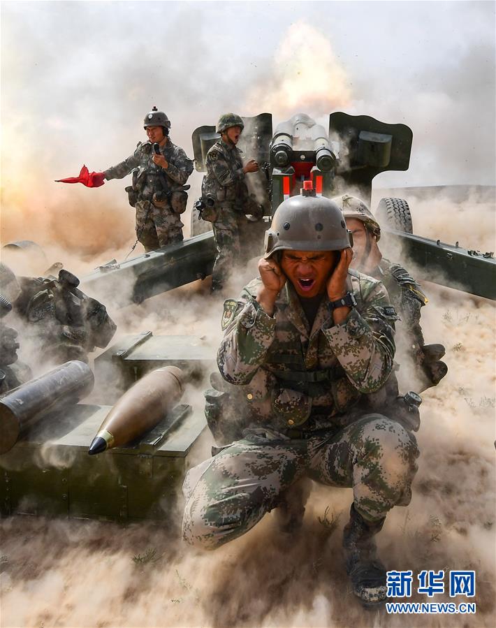 （新華全媒頭條·圖文互動）（9）沿著中國特色強軍之路闊步前進——黨中央、中央軍委領(lǐng)導(dǎo)推進國防和軍隊建設(shè)70年紀實