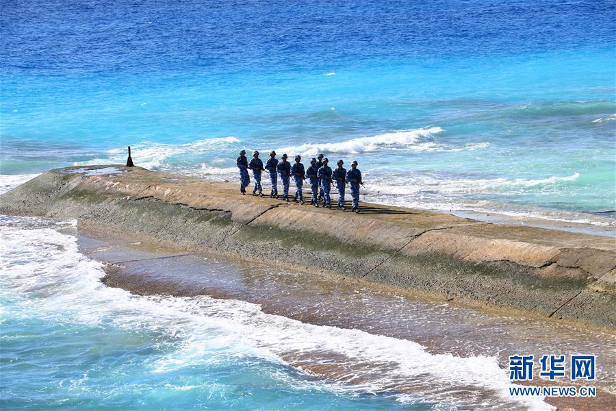 （新華全媒頭條·圖文互動）（10）沿著中國特色強軍之路闊步前進——黨中央、中央軍委領(lǐng)導(dǎo)推進國防和軍隊建設(shè)70年紀實