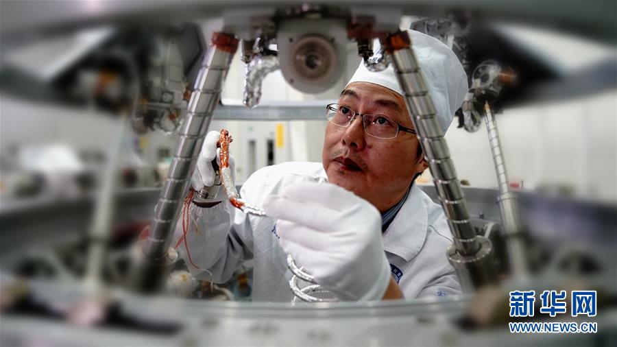 （德耀中華·圖文互動）（1）王曙群：“腳踏實地、仰望星空”的大國工匠