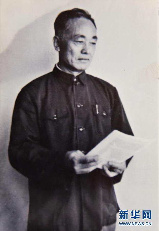 （新華全媒頭條·圖文互動）（3）滄海橫流 信仰彌堅——記共產(chǎn)黨員、湘潭大學(xué)九旬教授滄南