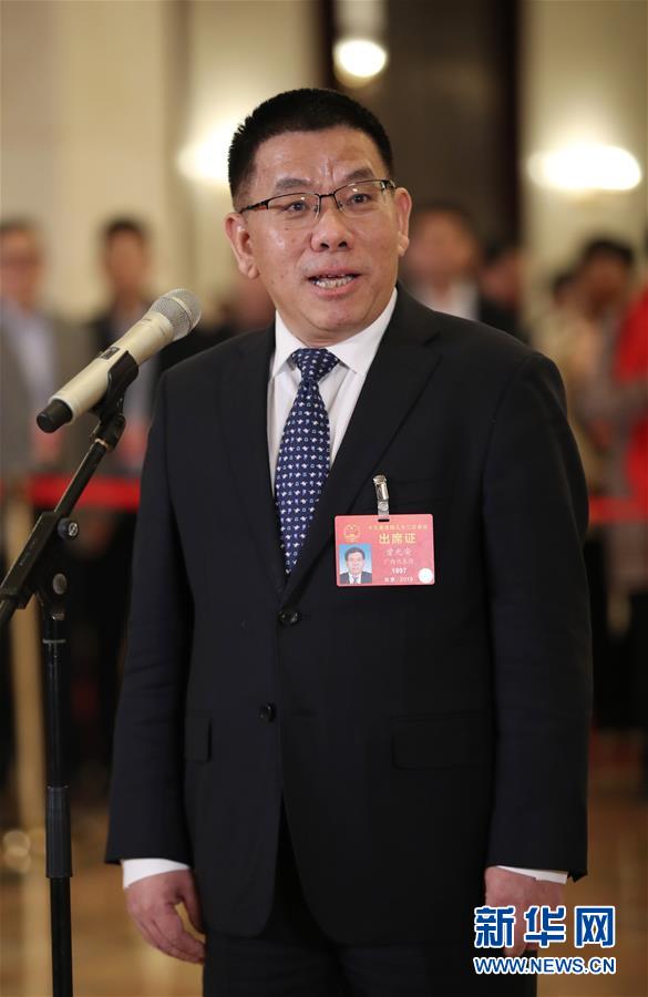 （兩會(huì)·面對(duì)面）（10）全國(guó)人大代表接受采訪(fǎng)