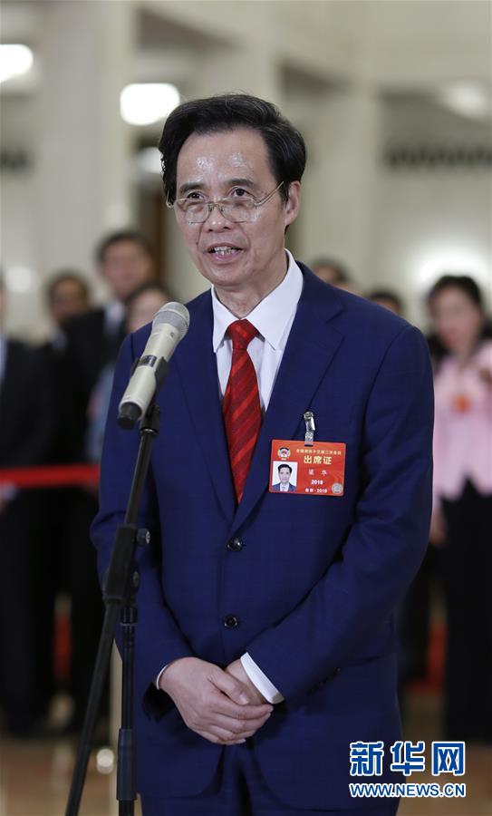 （兩會(huì)·面對(duì)面·XHDW）（10）全國(guó)政協(xié)委員接受采訪(fǎng)