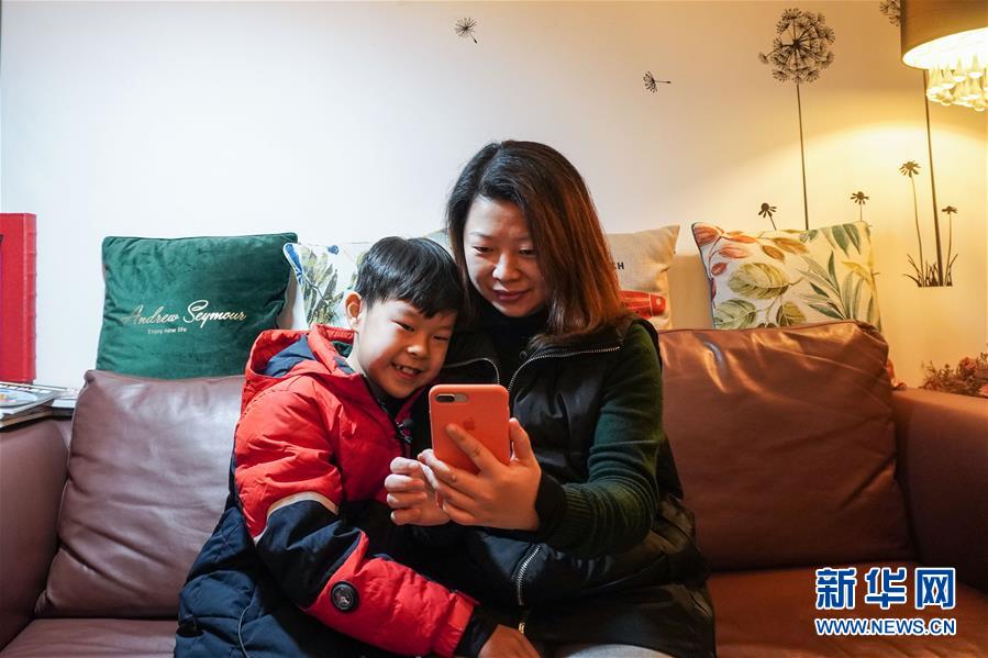 （聚焦疫情防控&middot;圖文互動）（1）無法握手，但始終并肩