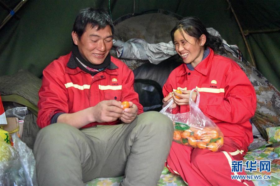 （新春走基層·圖文互動(dòng)）（7）寒冬里，“沙漠玫瑰”猶自綻放