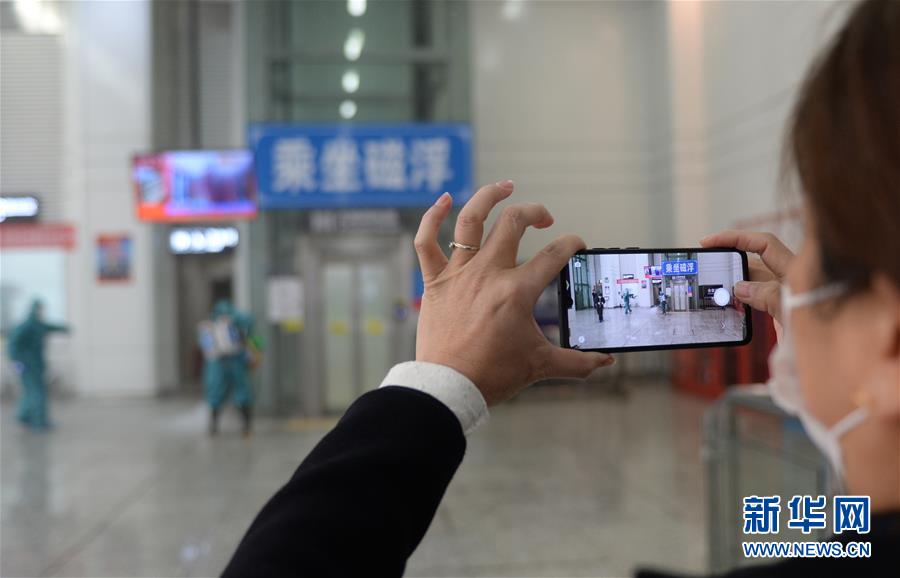 （聚焦疫情防控）（7）藍(lán)天志愿者的消毒戰(zhàn)&ldquo;疫&rdquo;