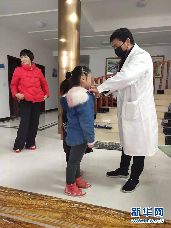 （聚焦疫情防控·圖文互動(dòng)）（3）從武漢返鄉(xiāng)的一家人：“鄰里情割不斷，自行隔離是義務(wù)”
