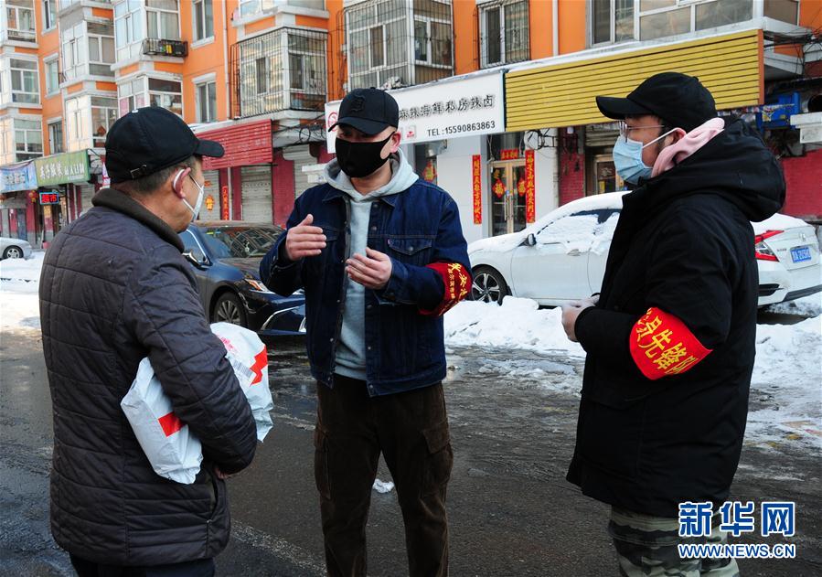 （聚焦疫情防控·圖文互動）（5）不知你是誰，知你為了誰——社區(qū)戰(zhàn)“疫”志愿者群像