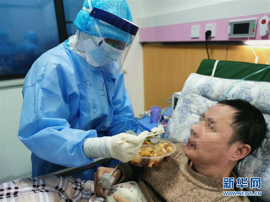 （一線抗疫群英譜·圖文互動）（3）“我們，撐得起！”——軍隊支援湖北醫(yī)療隊年輕醫(yī)務工作者的青春宣言