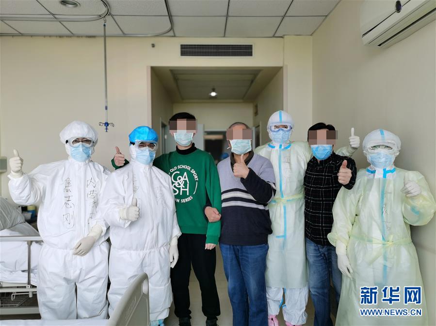 （聚焦疫情防控·圖文互動）（2）重癥醫(yī)生王洪亮：“沖在前，守到底”