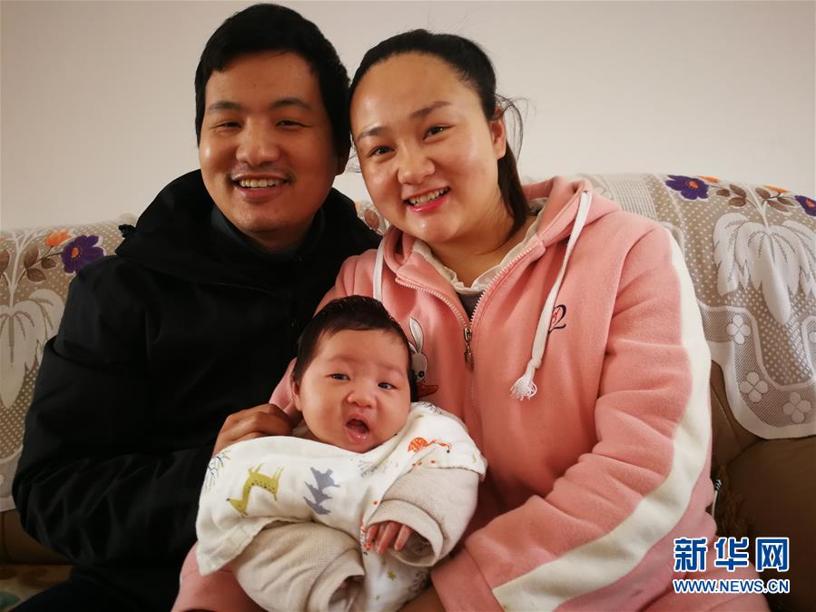 （一線抗疫群英譜·圖文互動）（6）羅文浩：“女兒，你的名字里有溫暖，有榮光！”