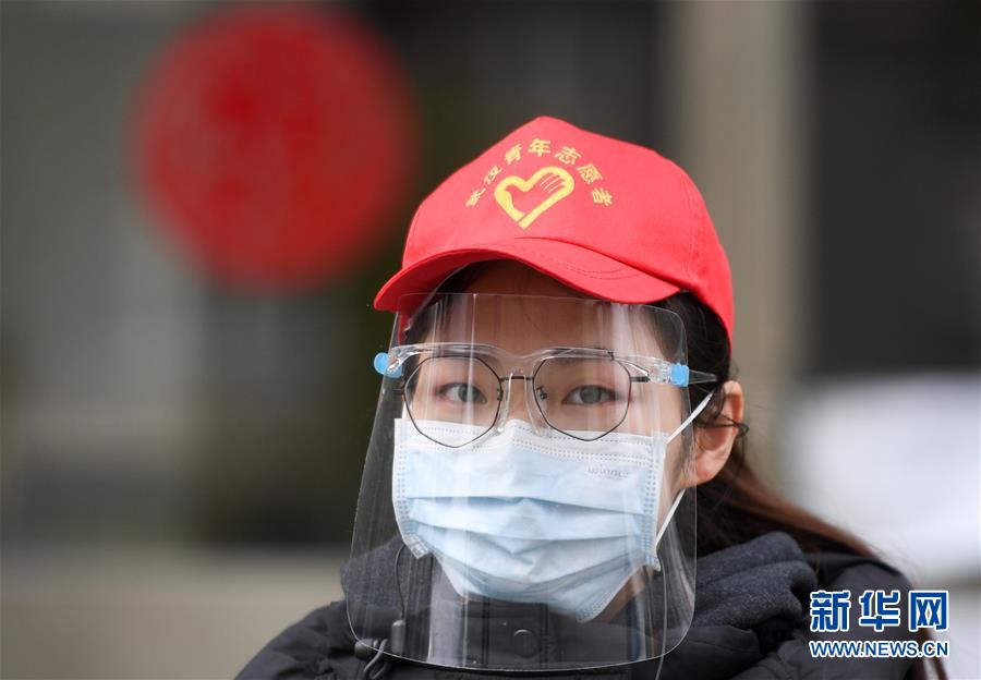 （習(xí)近平致敬的戰(zhàn)“疫”英雄·志愿者篇·圖文互動）（4）他們，微光成炬照征程