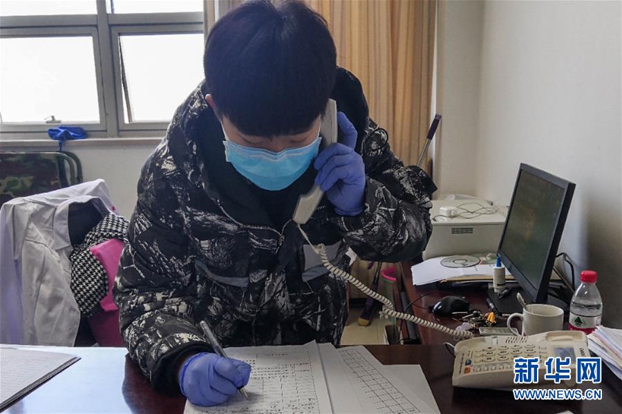 （一線抗疫群英譜·圖文互動(dòng)）（2）大學(xué)生志愿者譚藝西：在武漢，我和媽媽共戰(zhàn)“疫”